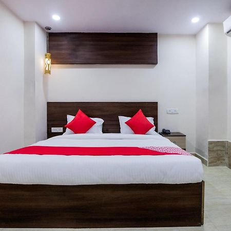 Super Hotel O Holiday Rani Gunj Opp Punjab National Bank Secundurabad Exterior foto