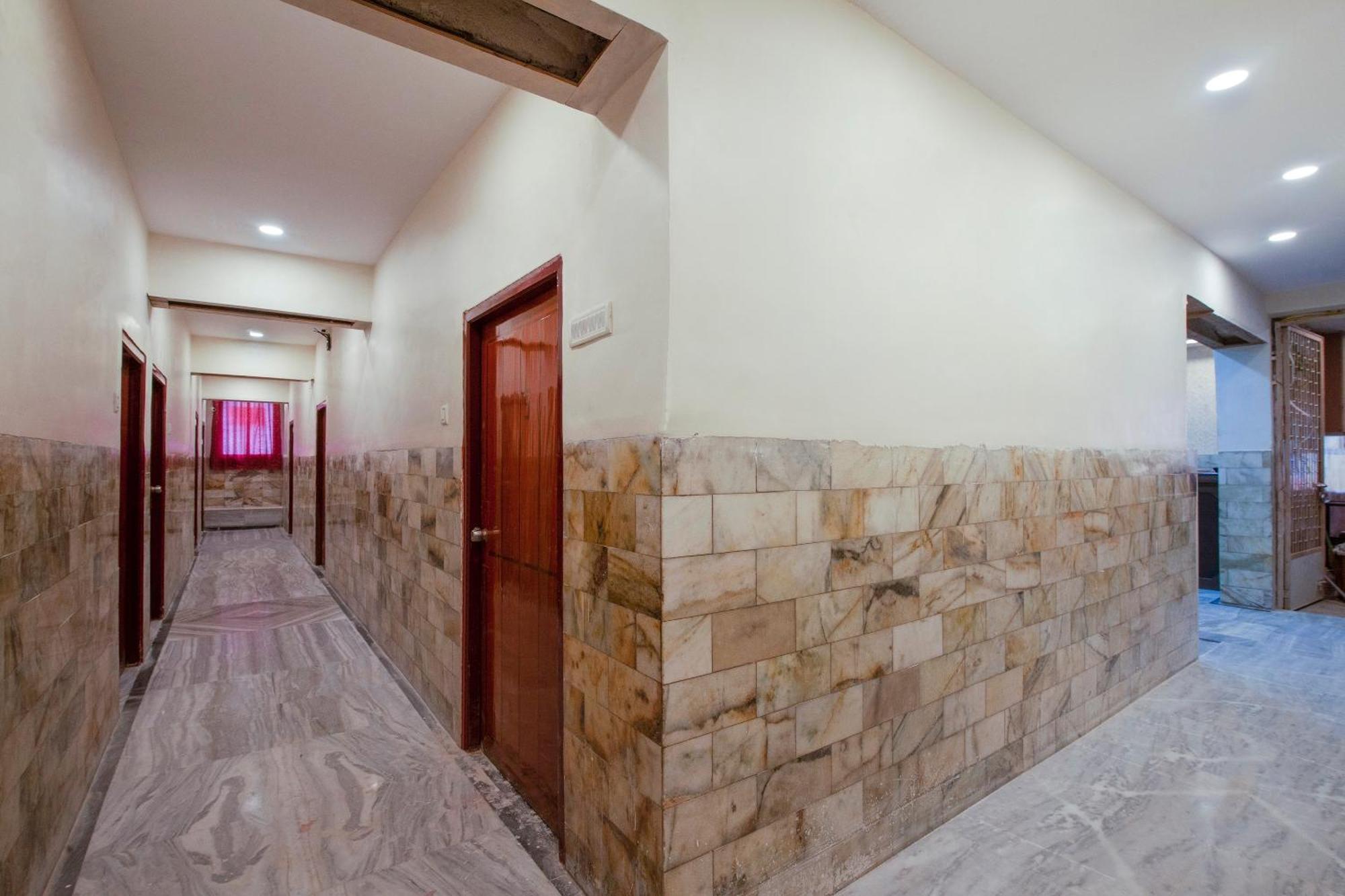 Super Hotel O Holiday Rani Gunj Opp Punjab National Bank Secundurabad Exterior foto