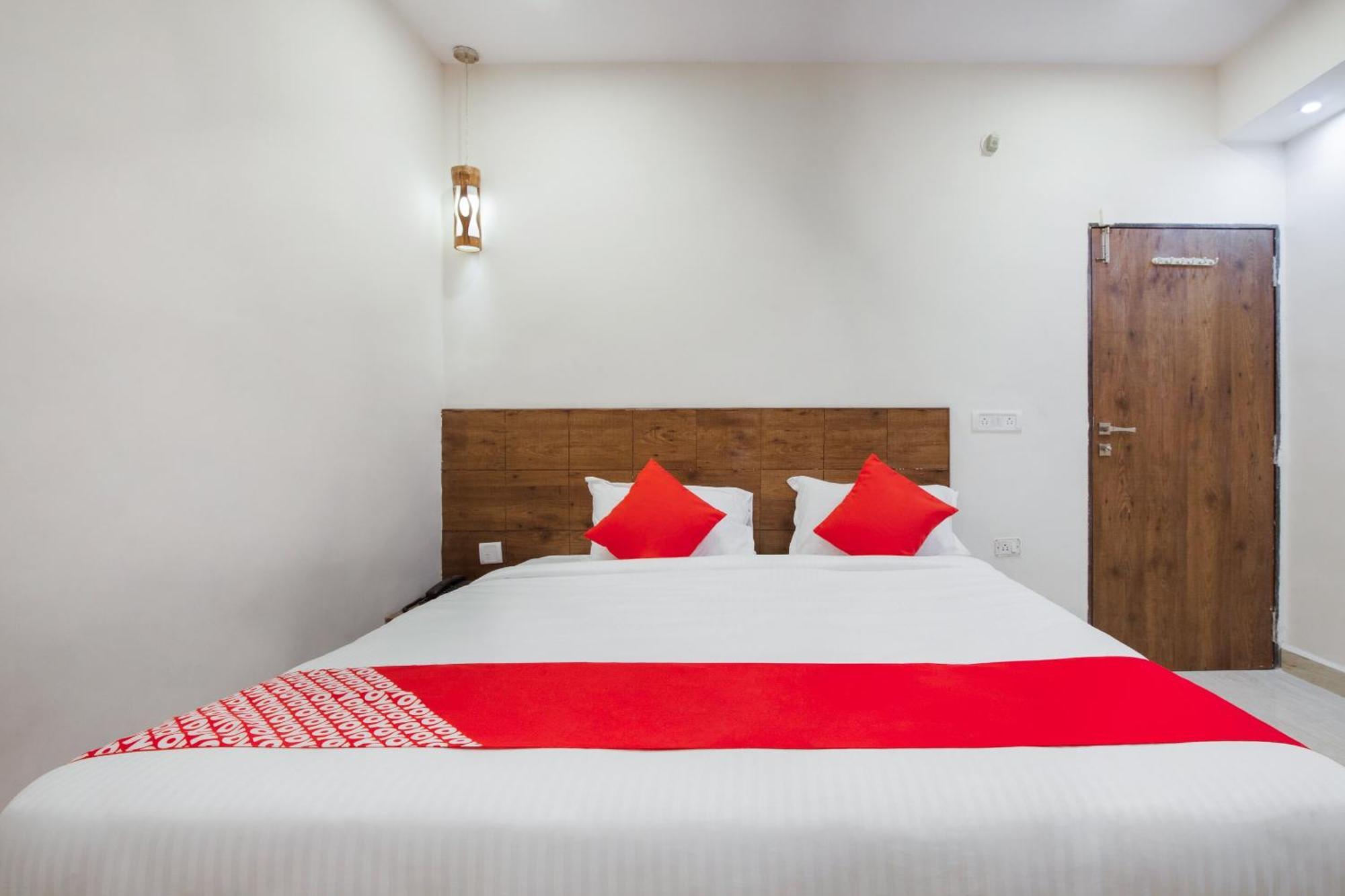 Super Hotel O Holiday Rani Gunj Opp Punjab National Bank Secundurabad Exterior foto